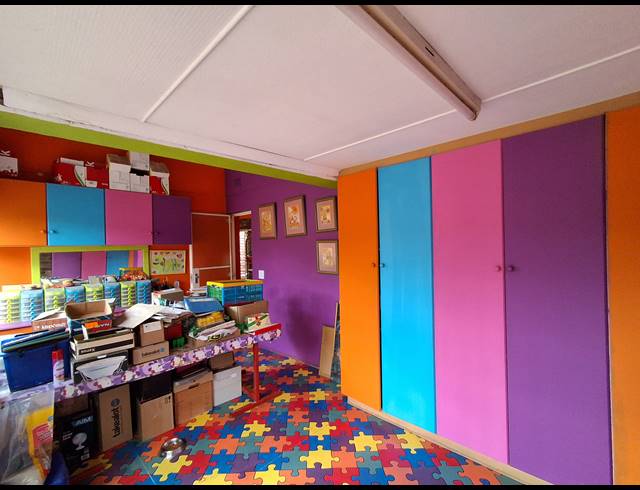 4 BEDROOM FREESTANDING FOR SALE IN STILFONTEIN EXT 3